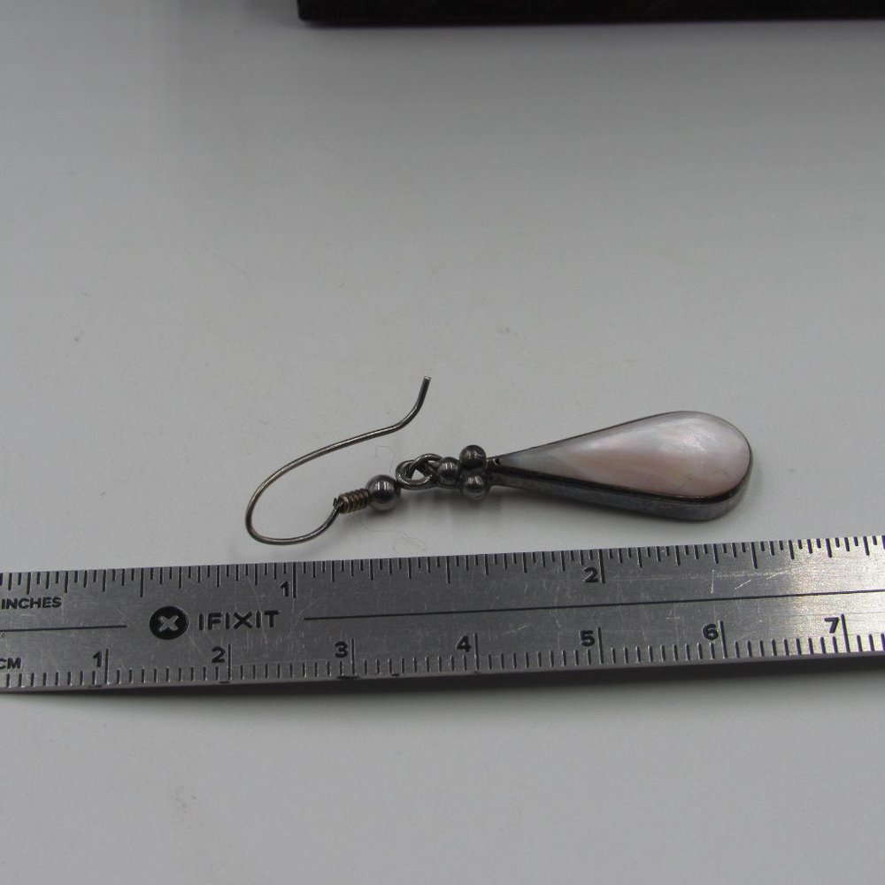 Vintage Rustic Long White Shell Dangle Earrings - image 4